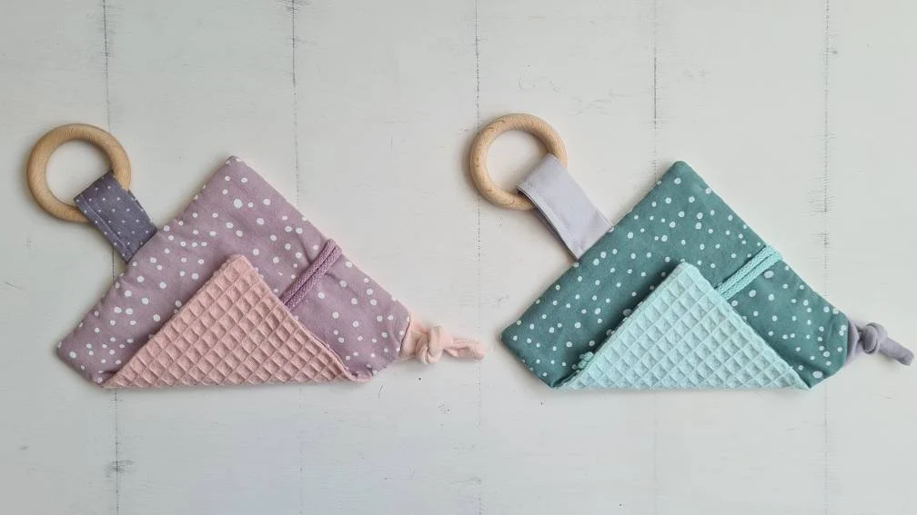 Knistertuch mit Greifling "Dots"