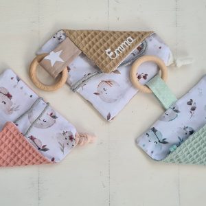 Knistertuch mit Name und Greifling Clouds