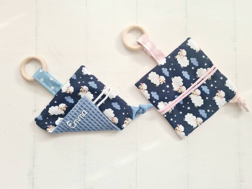 Knistertuch mit Name und Greifling Schafe – Bild 5