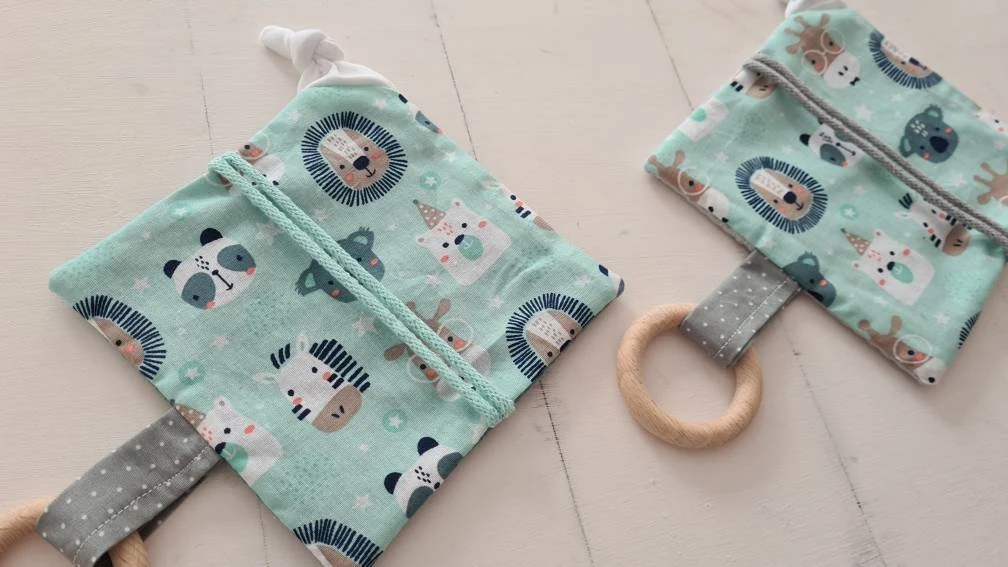 Knistertuch mit Name und Greifling Zootiere Mint – Bild 9