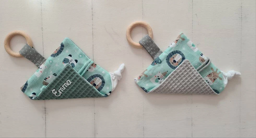 Knistertuch mit Name und Greifling Zootiere Mint – Bild 2