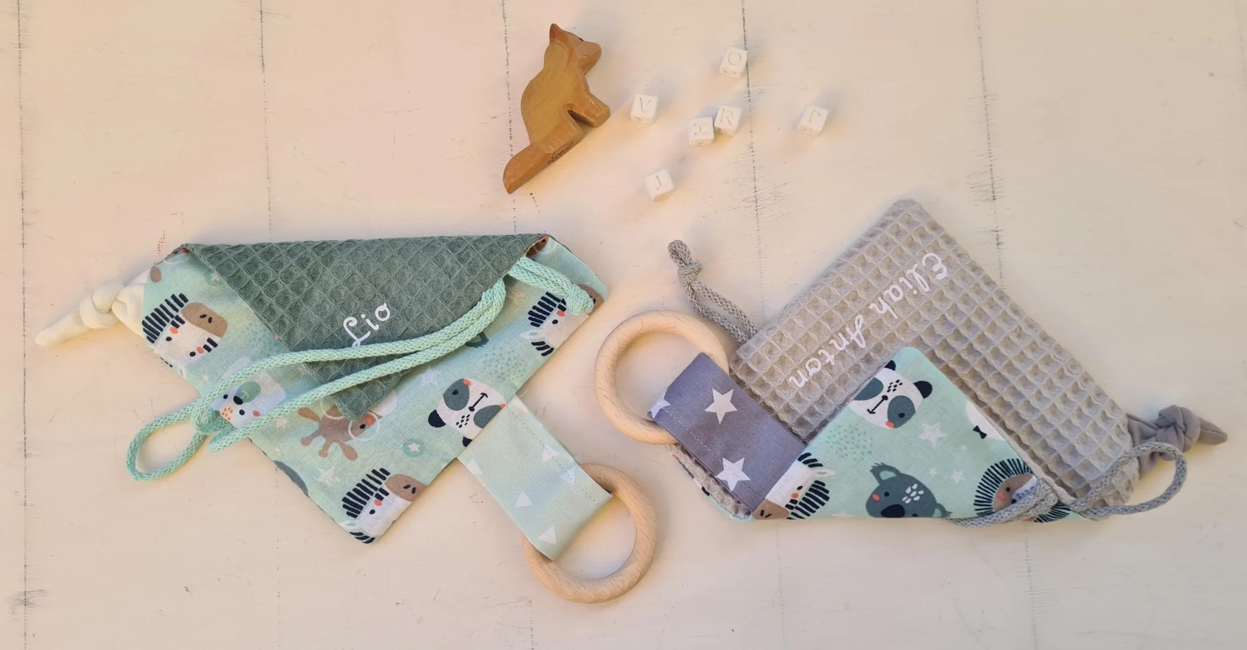 Knistertuch mit Name und Greifling Zootiere Mint