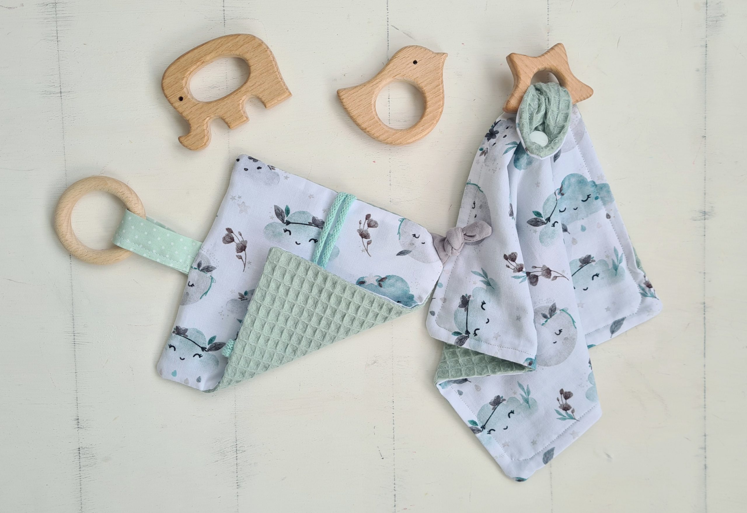 Set: Schmusetuch mit Name und Greifring & Knistertuch Clouds - verschiedene Farben