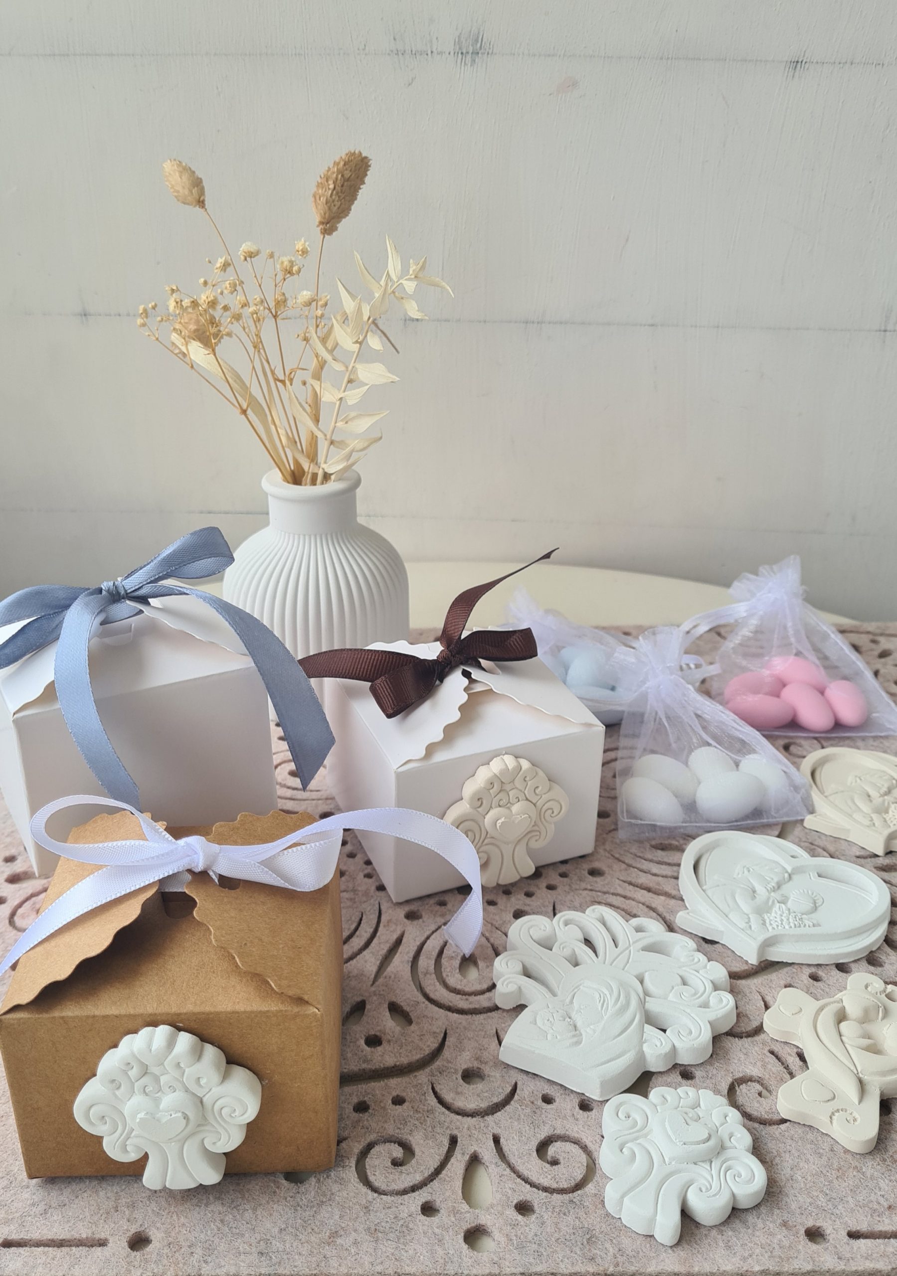 Gastgeschenkebox für feierliche Anlässe mit Mandeln und Anhänger, Taufe, Kommunion, Firmung Typ1