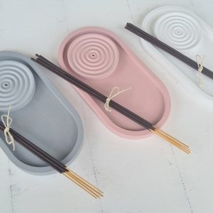 Räucherstäbchen inkl. Tablett und Stäbchenhalter