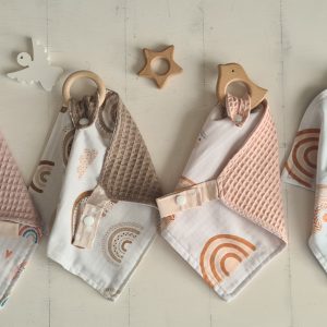 Schmusetuch mit Name und Greifring "Rainbow2"